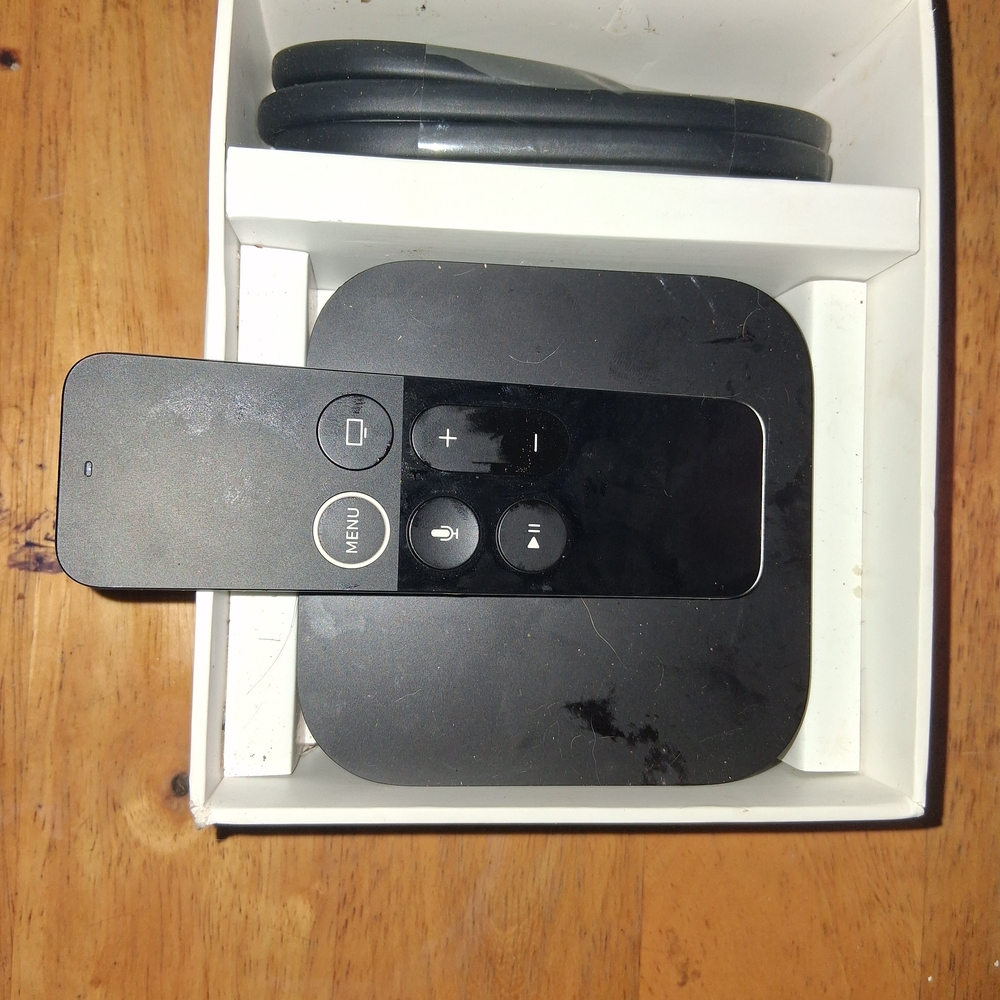 Apple Silver Media Streamer with Advanced Streaming Capabilities